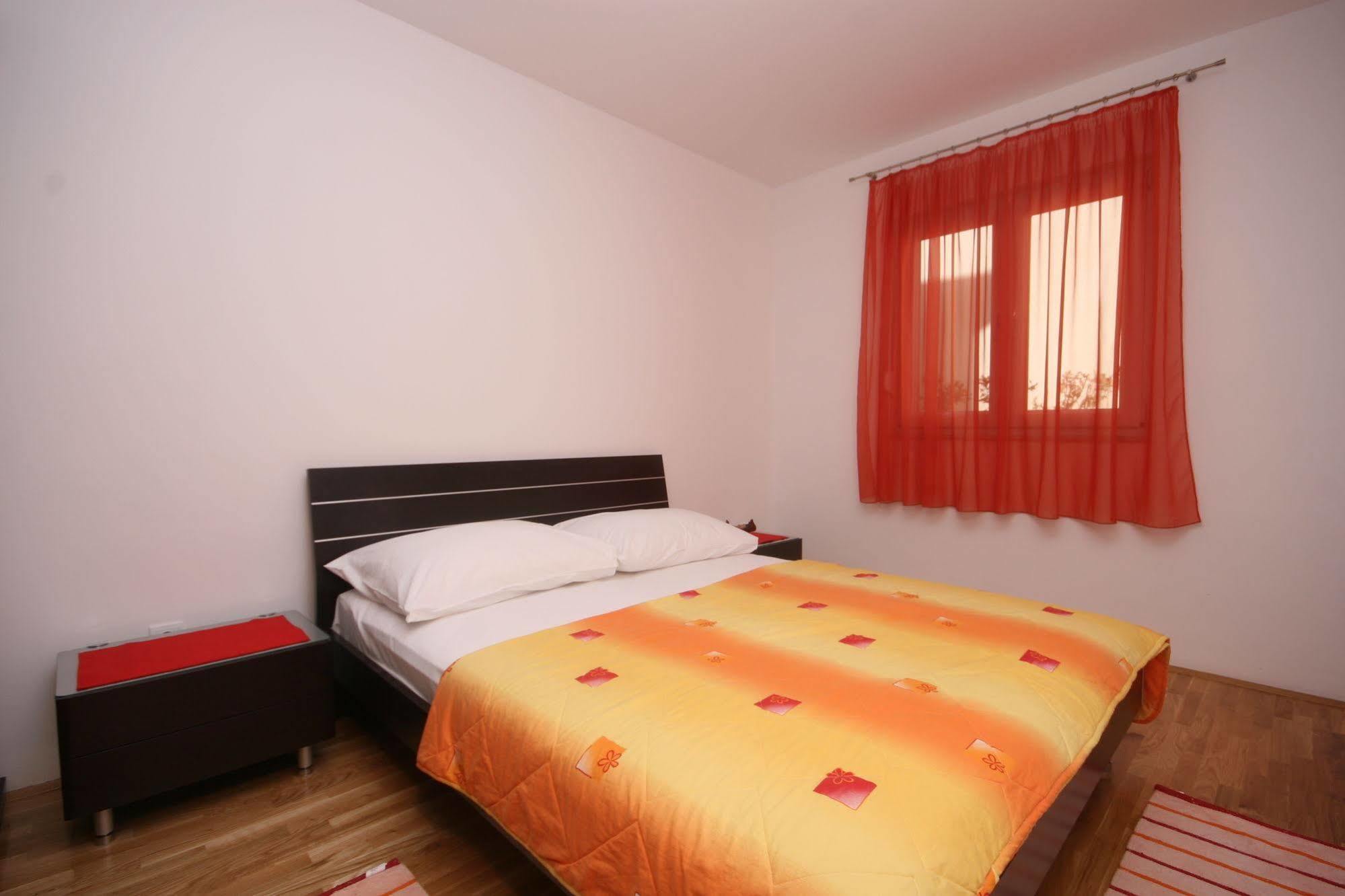 Apartments Beverly 오미스 외부 사진