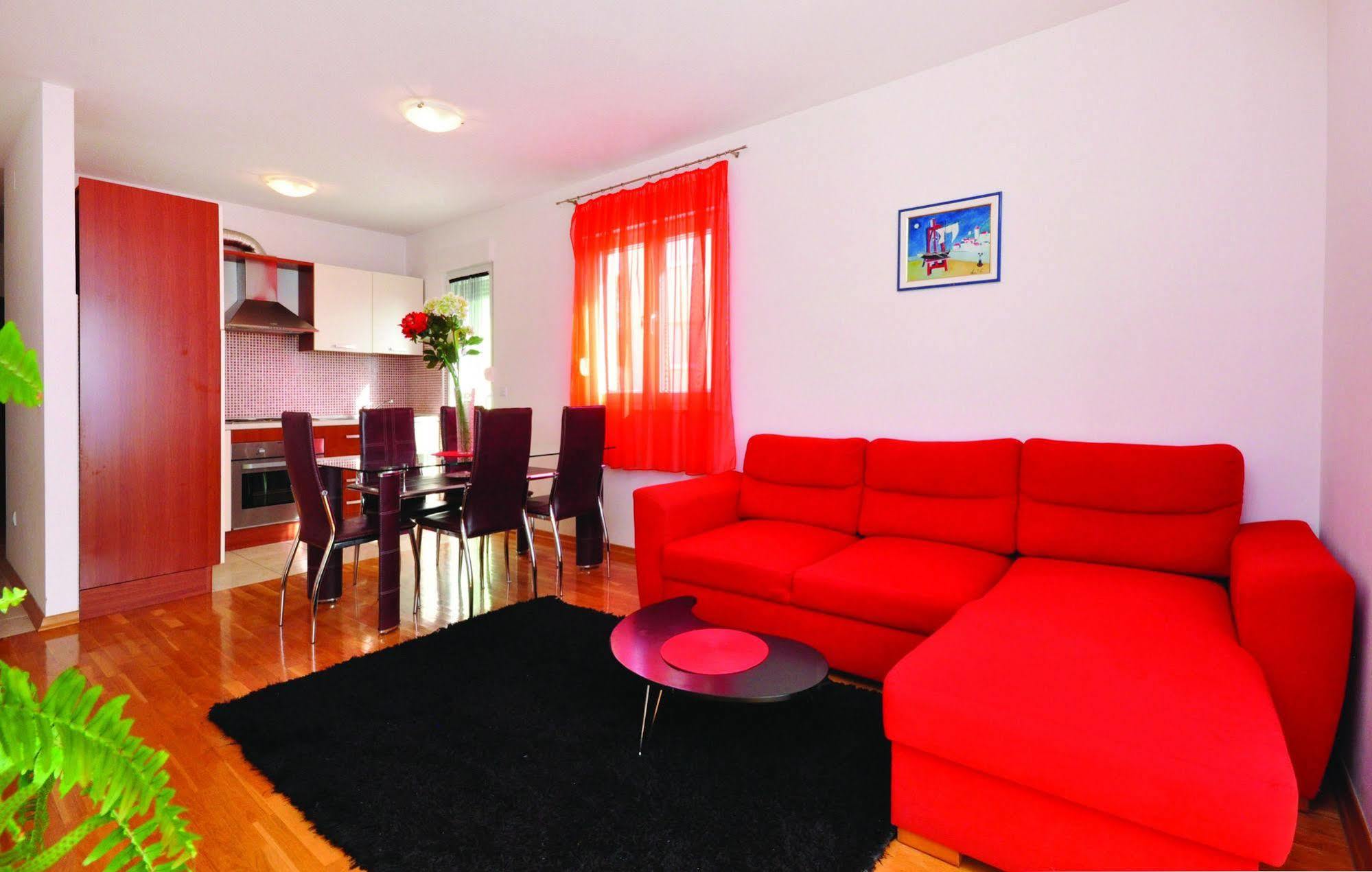 Apartments Beverly 오미스 외부 사진