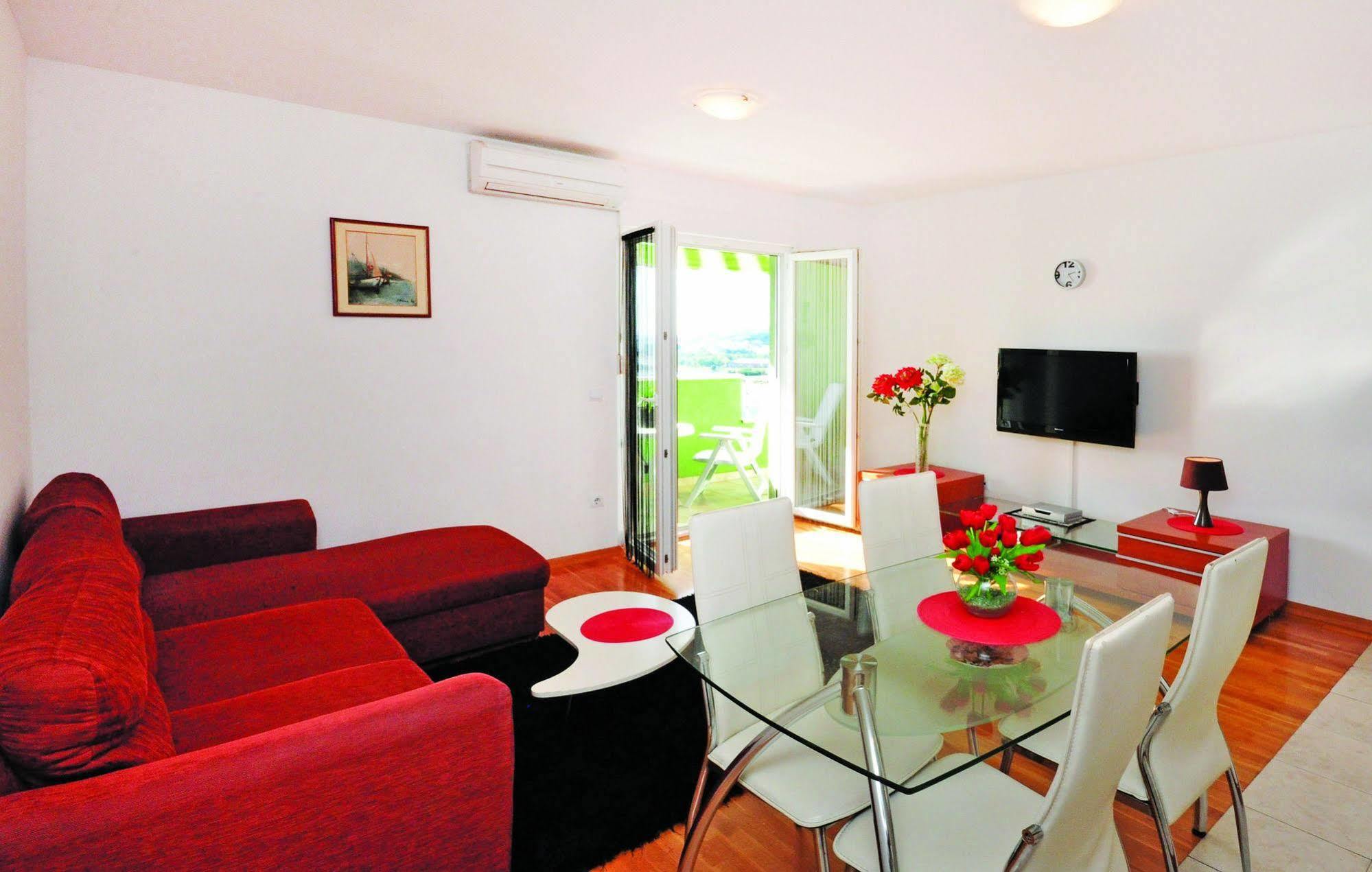 Apartments Beverly 오미스 외부 사진