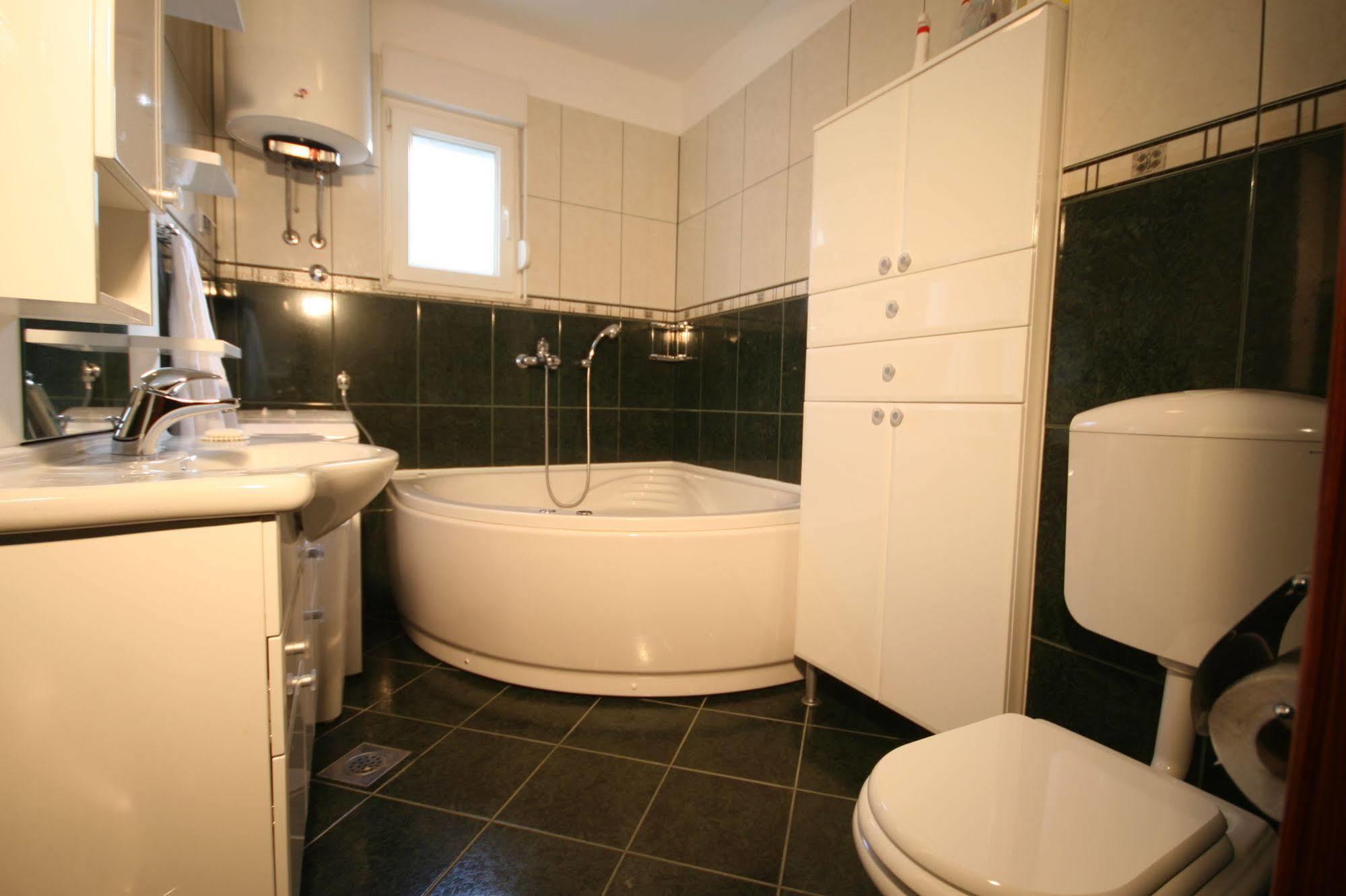 Apartments Beverly 오미스 외부 사진
