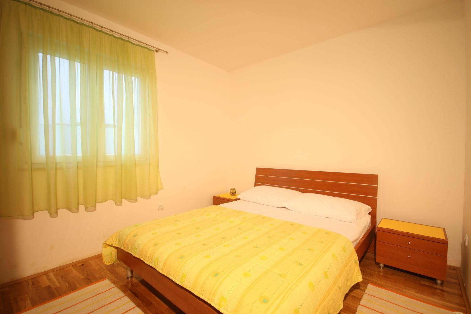 Apartments Beverly 오미스 외부 사진
