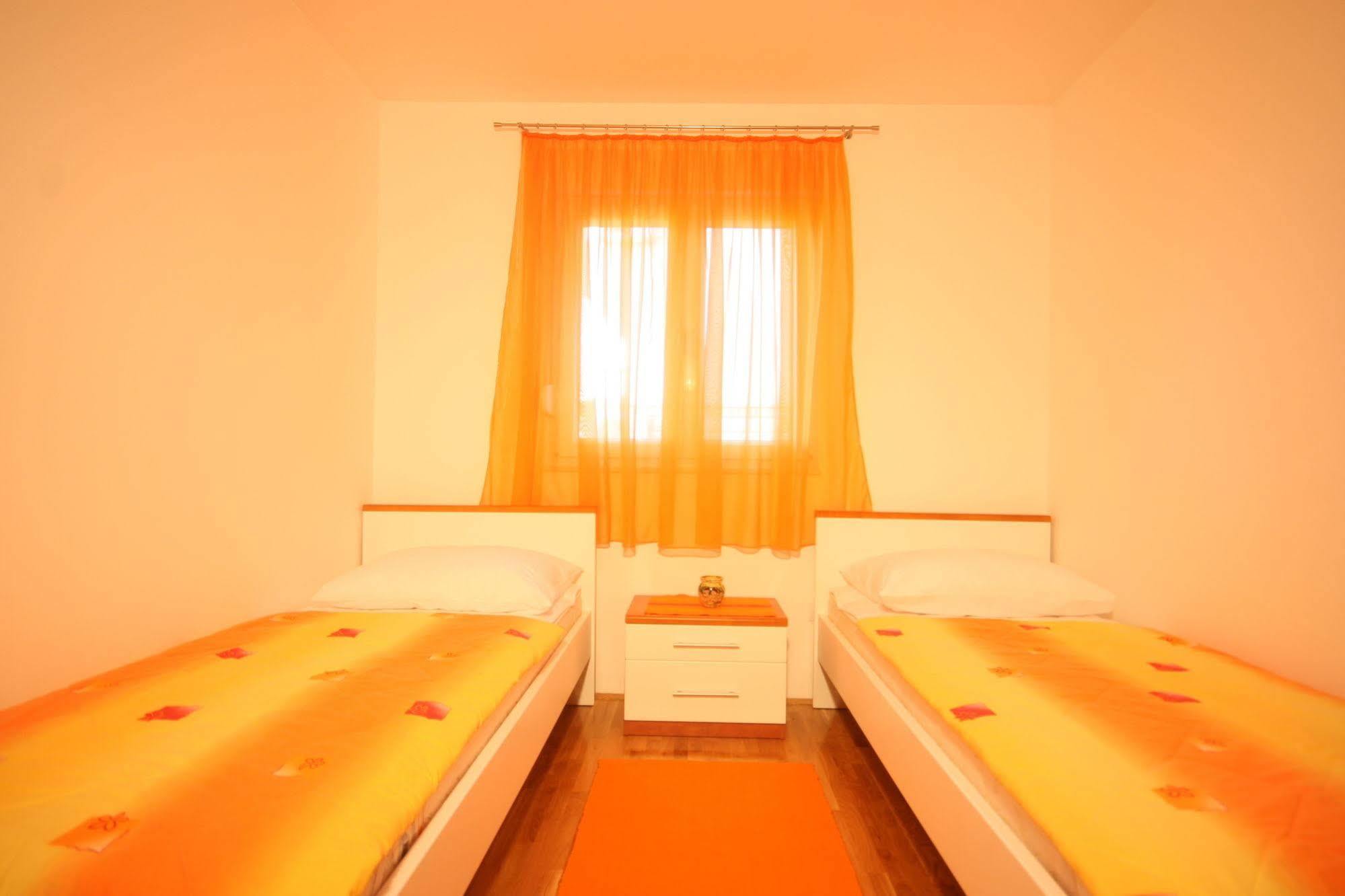 Apartments Beverly 오미스 외부 사진