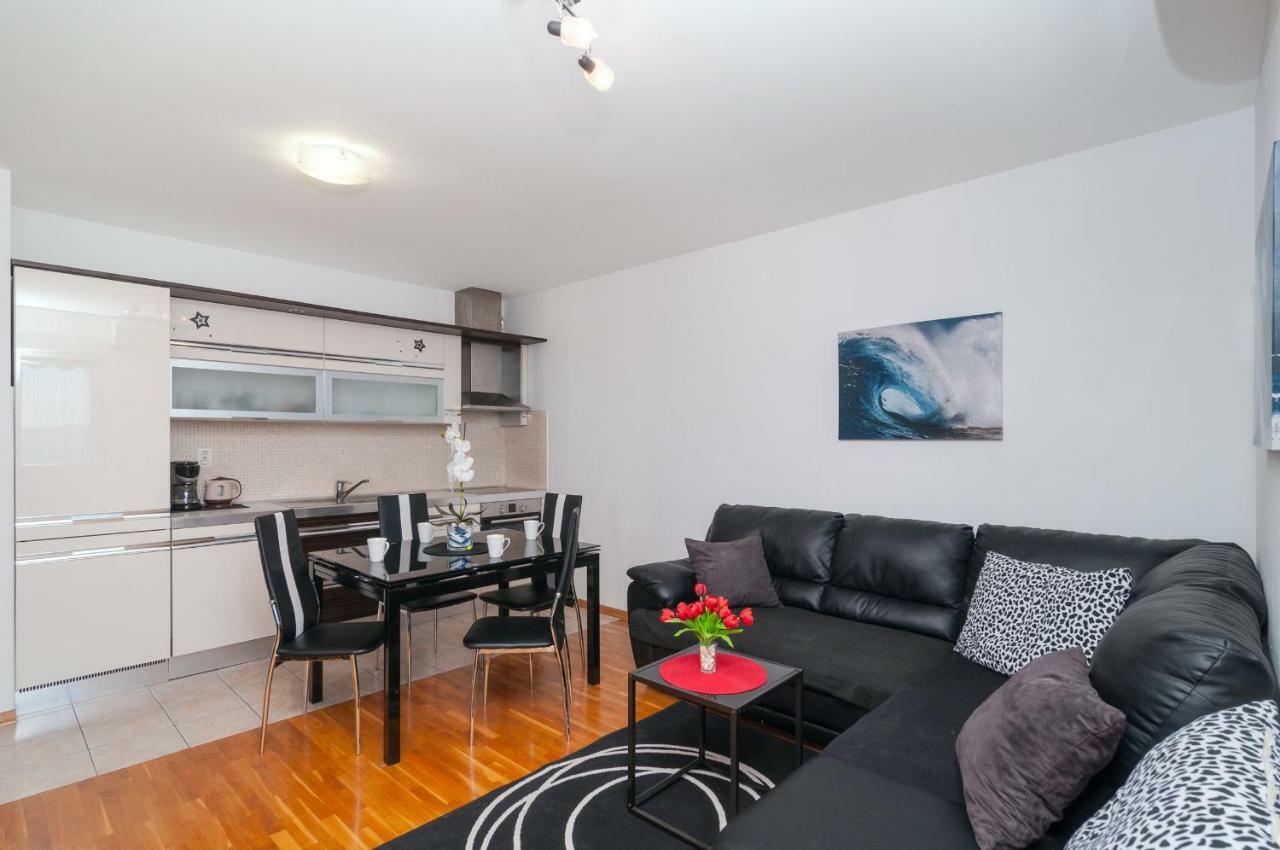 Apartments Beverly 오미스 외부 사진